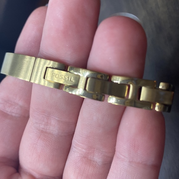 Gold Fossil Watch - Chain Clasp Closure - Picture 3 of 4